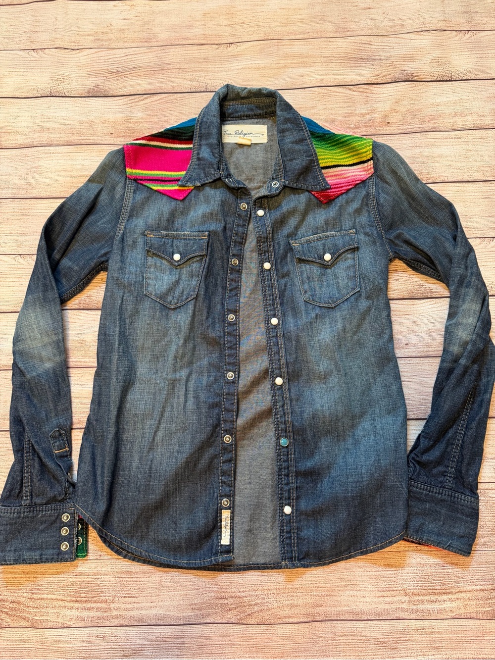 True Religion Rare Distressed Denim Georgia Baja Western Aztec Shirt Size Small - Picture 3 of 7